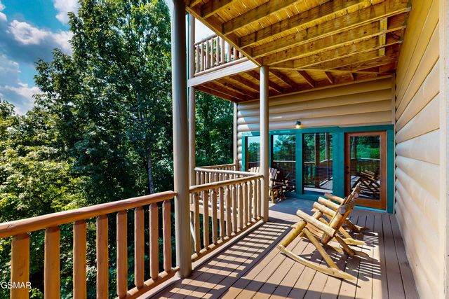 3221 Engle Town Road, Sevierville, TN 37862