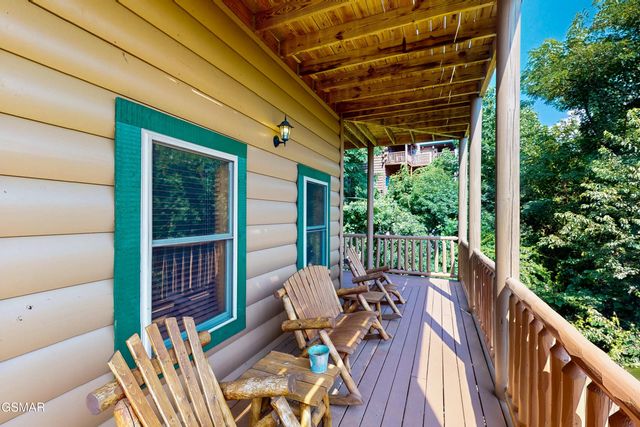 3221 Engle Town Road, Sevierville, TN 37862