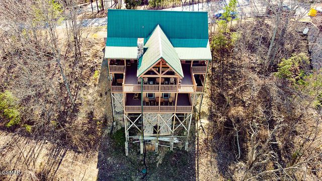 3221 Engle Town Road, Sevierville, TN 37862