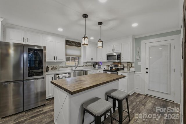 591 1st Avenue Drive SE, Taylorsville, NC 28681