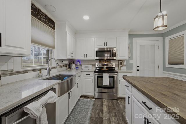 591 1st Avenue Drive SE, Taylorsville, NC 28681