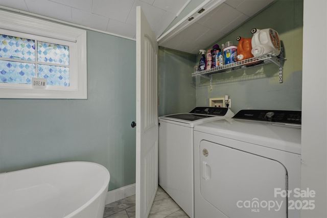 591 1st Avenue Drive SE, Taylorsville, NC 28681