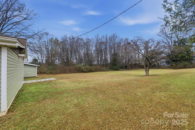591 1st Avenue Drive SE, Taylorsville, NC 28681