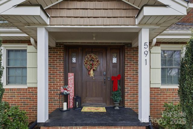 591 1st Avenue Drive SE, Taylorsville, NC 28681