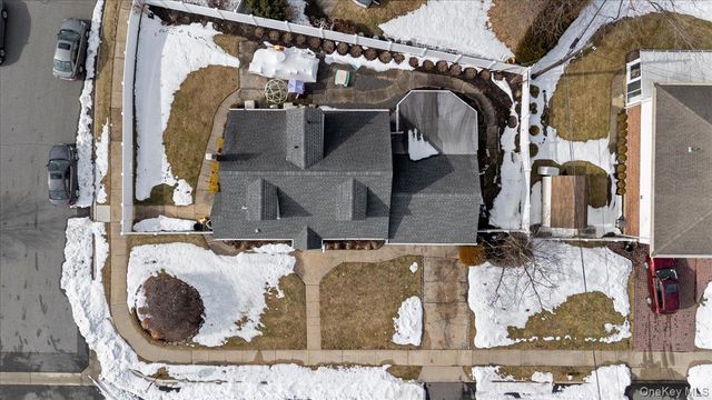 152 Manor Street, Plainview, NY 11803