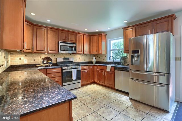 9115 JOYCE LN, Hummelstown, PA 17036