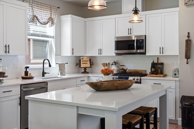 936 E Black Butte Avenue, Sisters, OR 97759