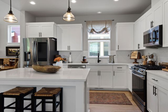 936 E Black Butte Avenue, Sisters, OR 97759