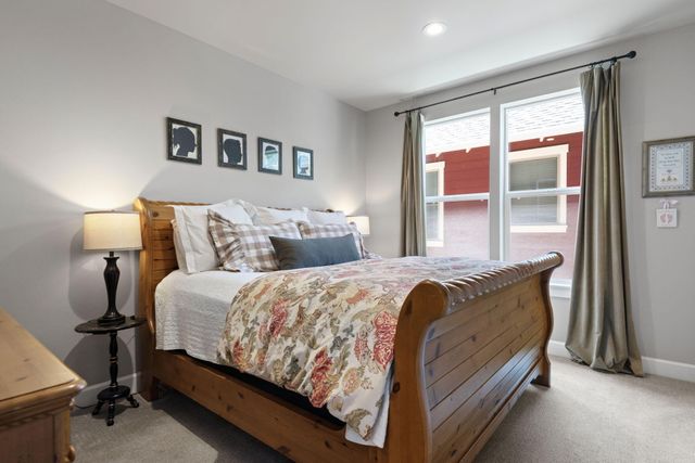 936 E Black Butte Avenue, Sisters, OR 97759