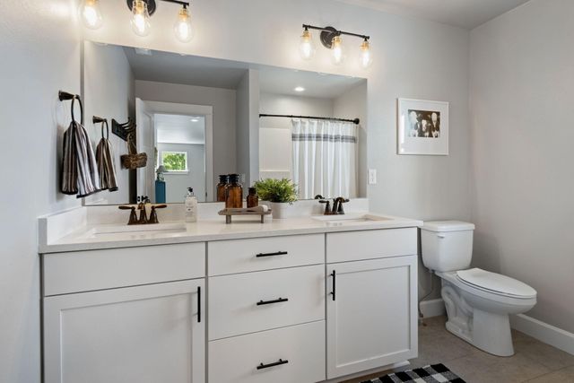 936 E Black Butte Avenue, Sisters, OR 97759