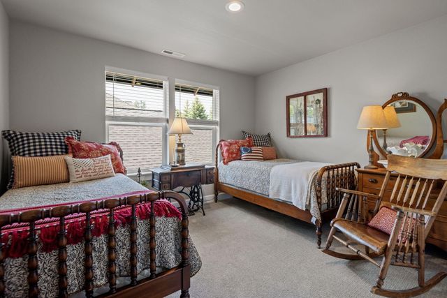 936 E Black Butte Avenue, Sisters, OR 97759