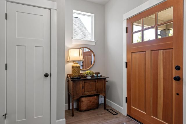 936 E Black Butte Avenue, Sisters, OR 97759