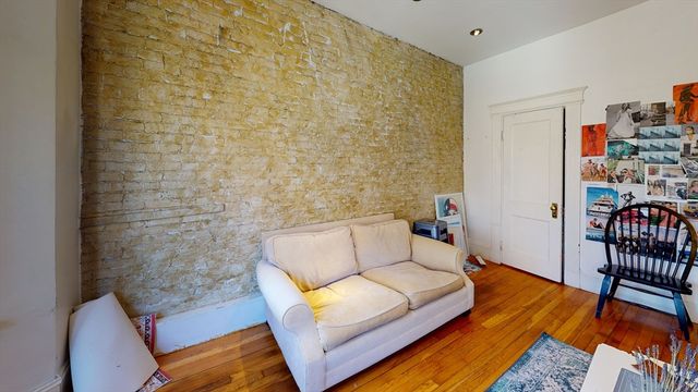 39 Hemenway 14, Boston, MA 02115