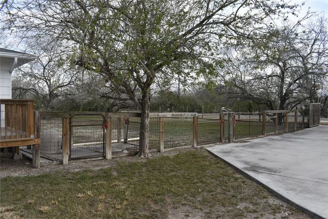 235 County Road 3053, Orange Grove, TX 78372