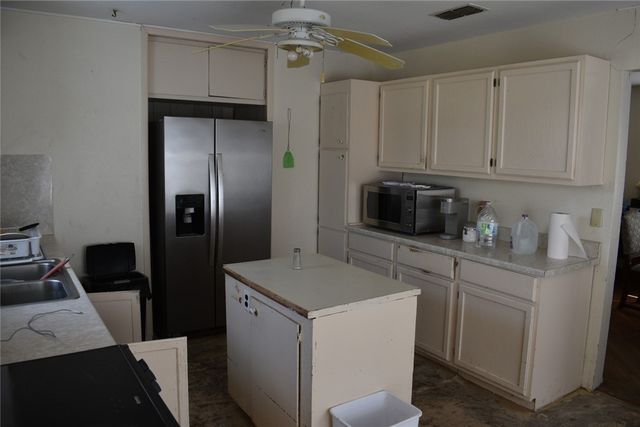 235 County Road 3053, Orange Grove, TX 78372