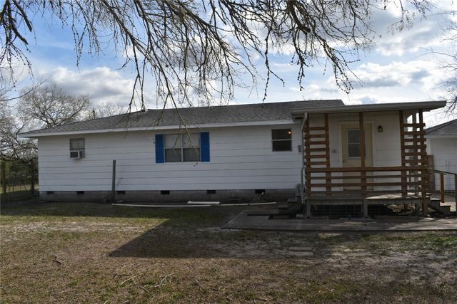 235 County Road 3053, Orange Grove, TX 78372