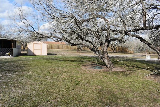 235 County Road 3053, Orange Grove, TX 78372