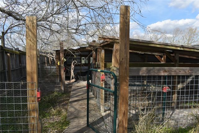 235 County Road 3053, Orange Grove, TX 78372