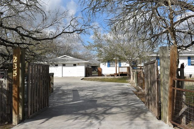 235 County Road 3053, Orange Grove, TX 78372