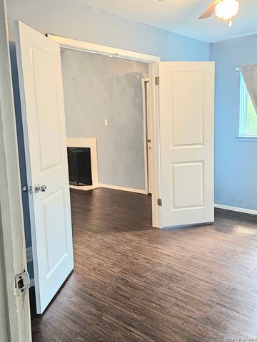 6903 E Belforest, San Antonio, TX 78239