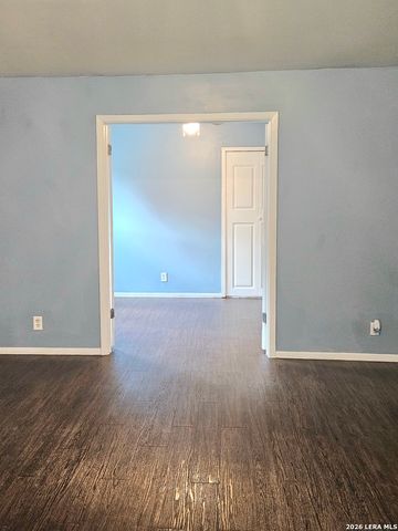 6903 E Belforest, San Antonio, TX 78239