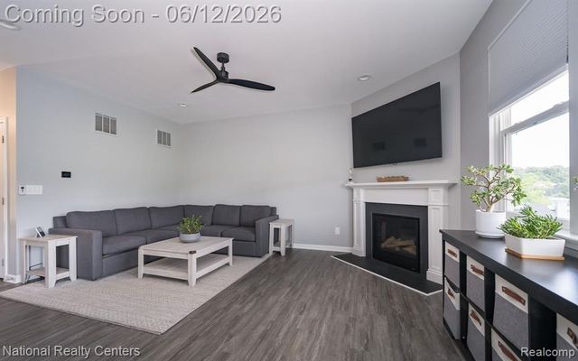 2886 Bogues View Drive, Howell, MI 48843