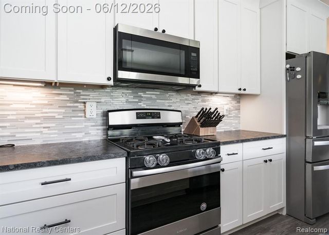 2886 Bogues View Drive, Howell, MI 48843