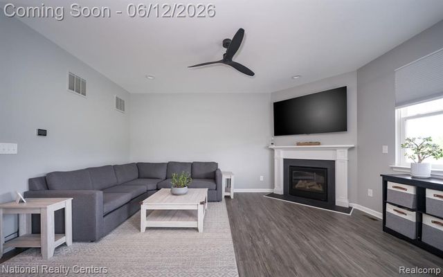 2886 Bogues View Drive, Howell, MI 48843