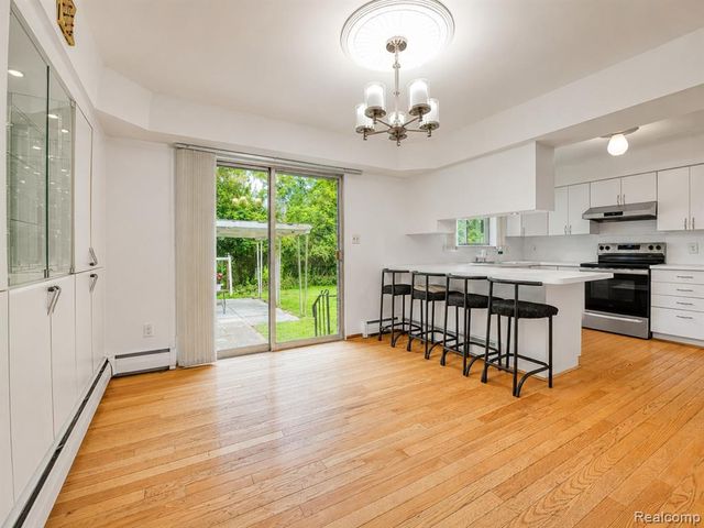 6970 Wing Lake Road, Bloomfield Hills, MI 48301
