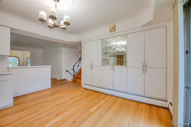 6970 Wing Lake Road, Bloomfield Hills, MI 48301