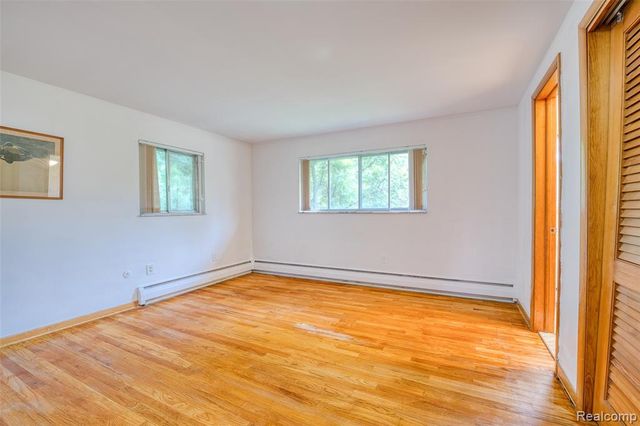 6970 Wing Lake Road, Bloomfield Hills, MI 48301