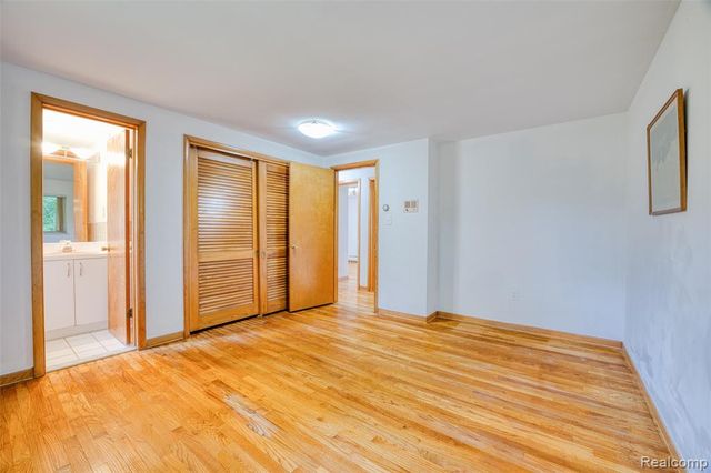 6970 Wing Lake Road, Bloomfield Hills, MI 48301
