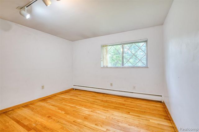 6970 Wing Lake Road, Bloomfield Hills, MI 48301