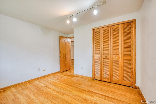 6970 Wing Lake Road, Bloomfield Hills, MI 48301