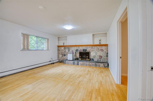 6970 Wing Lake Road, Bloomfield Hills, MI 48301