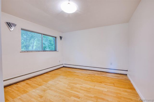 6970 Wing Lake Road, Bloomfield Hills, MI 48301