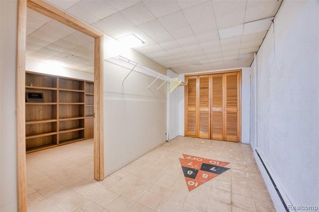 6970 Wing Lake Road, Bloomfield Hills, MI 48301