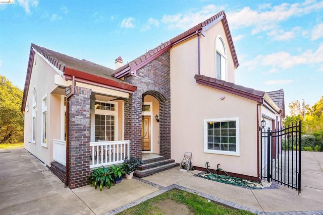 4080 Woodstock Rd., Hayward, CA 94542