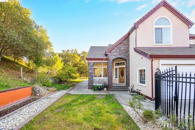 4080 Woodstock Rd., Hayward, CA 94542