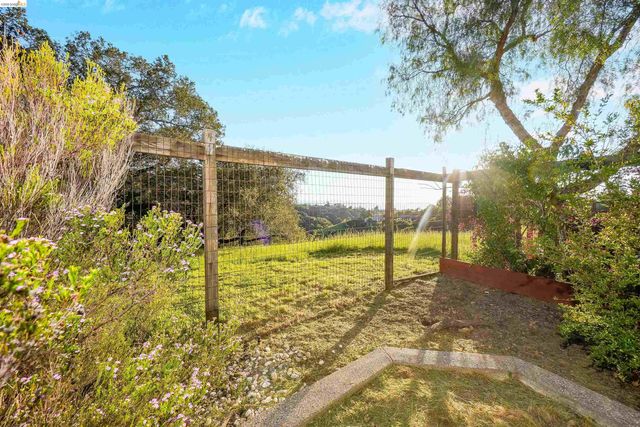 4080 Woodstock Rd., Hayward, CA 94542