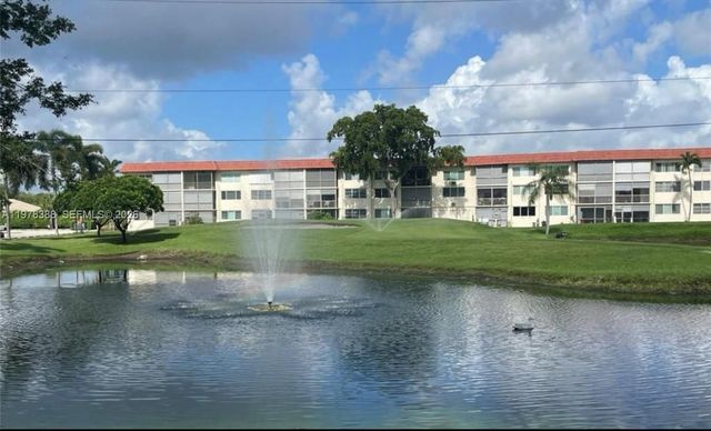 8901 S Hollybrook Blvd 206, Pembroke Pines, FL 33025