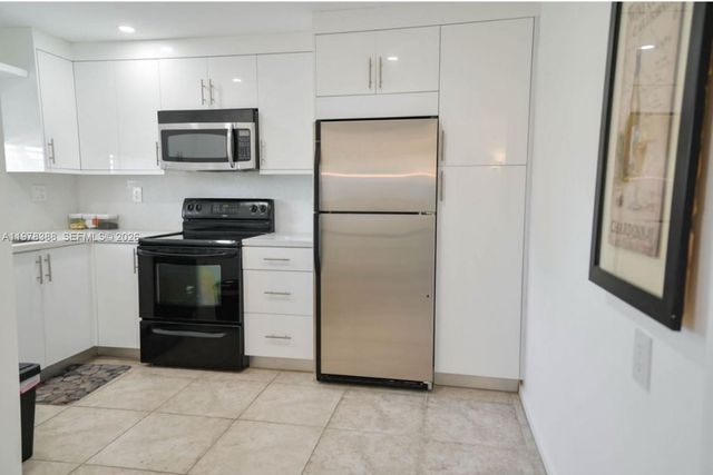 8901 S Hollybrook Blvd 206, Pembroke Pines, FL 33025