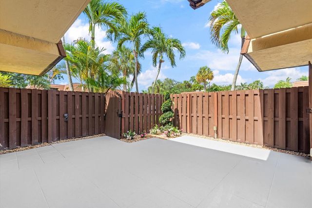 825 Center Street 49d, Jupiter, FL 33458
