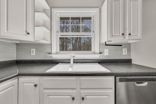 414 Newman Dr, Clarksville, TN 37042