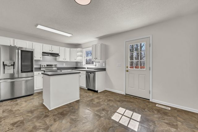 414 Newman Dr, Clarksville, TN 37042