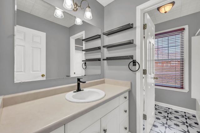 414 Newman Dr, Clarksville, TN 37042