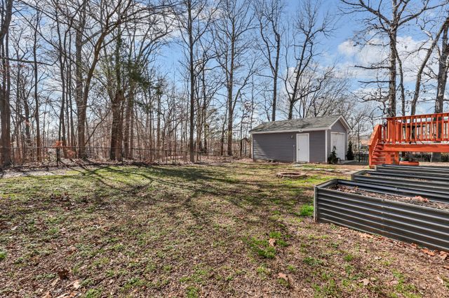 414 Newman Dr, Clarksville, TN 37042