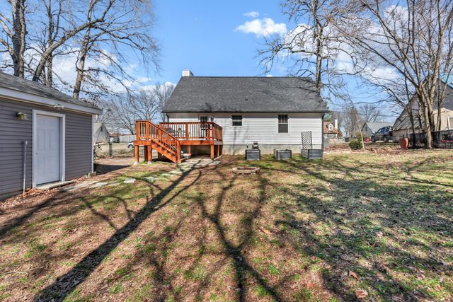 414 Newman Dr, Clarksville, TN 37042