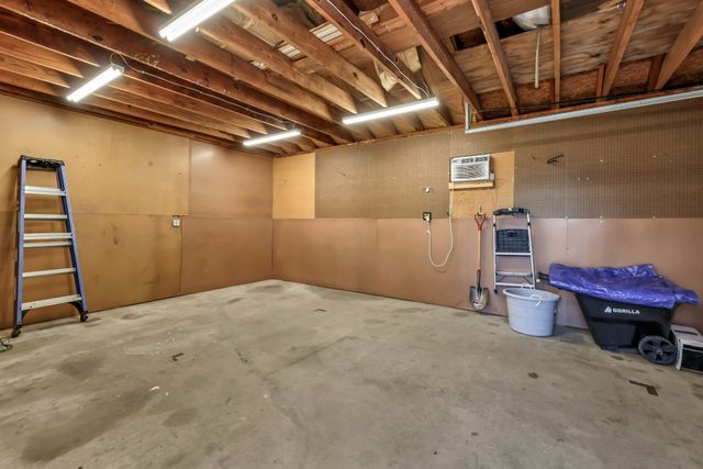 414 Newman Dr, Clarksville, TN 37042