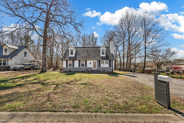 414 Newman Dr, Clarksville, TN 37042